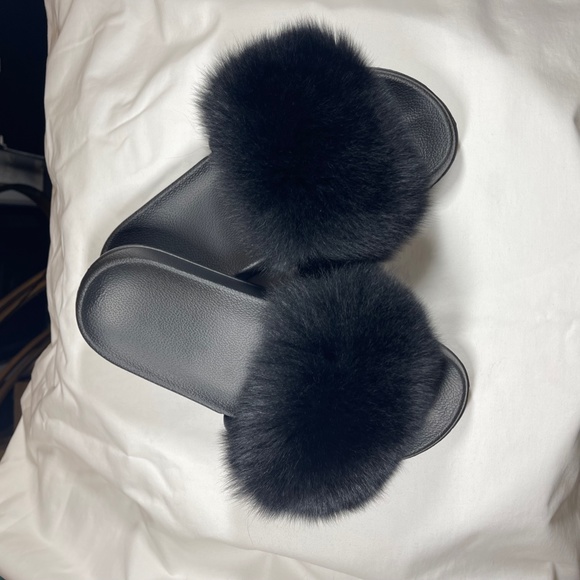 Fur Slippers - Picture 2 of 2